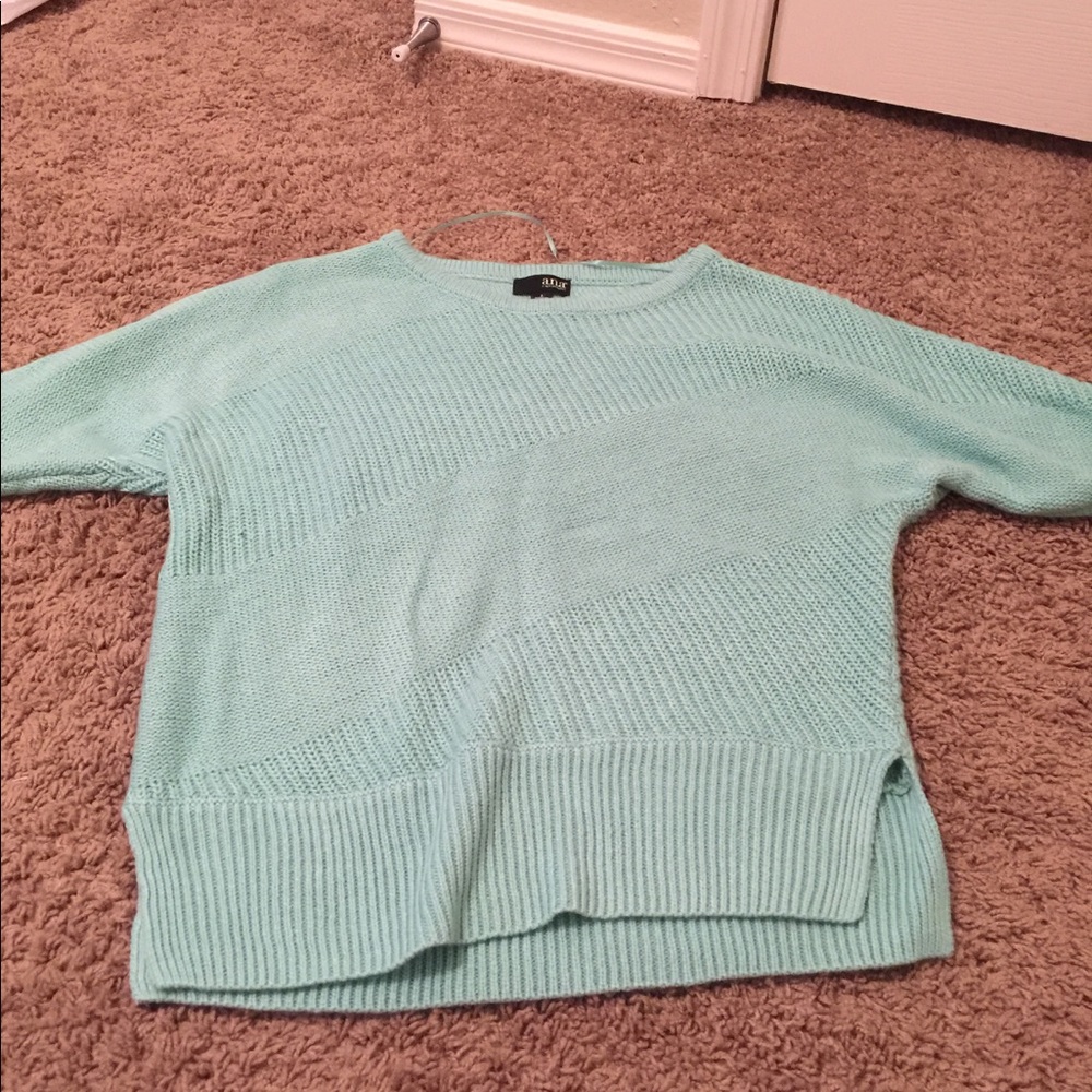 Sweaters - Picture 3 of 5